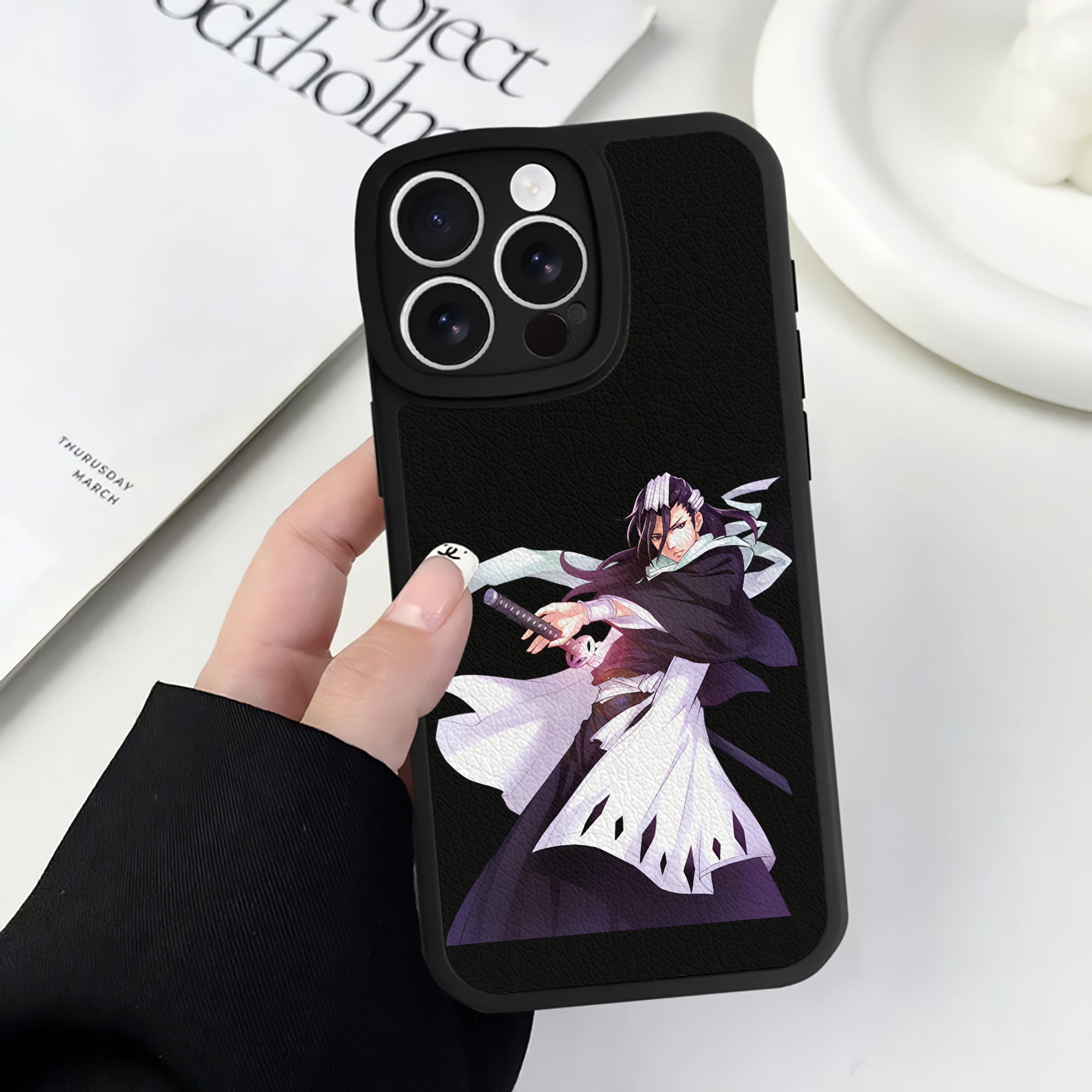 （画像用） ブリーチ くちき びゃくや BLEACH Kuchiki Byakuya 【iPhone 16シリーズ対応】シリコンスマホケース（レザー調） 材質：シリコン